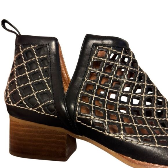 Anthropologie Jeffery Cambell Size 7.5 Taggart Booties black - EUC - Picture 5 of 11